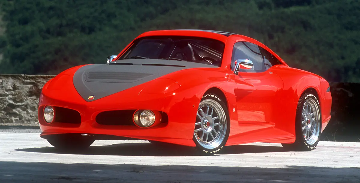 Abarth Stola Monotipo (1998) – Aldo Brovarone a Stola számára tervezte, amolyan referenciának, hogy a kis stúdió komoly projekt kivitelezésére is alkalmas. A Fiat barchetta alapjaira álmodott Monotipo-ba a Lancia Delta 2,0 l-es, 260 LE-s turbós motorját szerelték, a fékeket a Ferraritól vették, a 18 colos felnik O.Z. Racing darabok