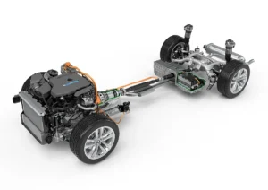 A BMW 7-es plug-in változatának hajtásláncán jól látszik a plug-in rendszerek anatómiája: akku a hátsó ülések alatt, az autó önálló mozgatására is alkalmas villanymotor pedig az automata váltóban